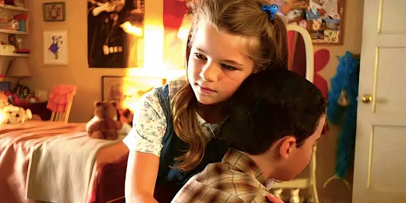 Raegan Revord's Missy hugs Iain Armitage's Sheldon in Young Sheldon season 2