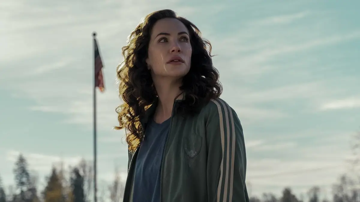 Kate Siegel looking worried in Midnight Mass