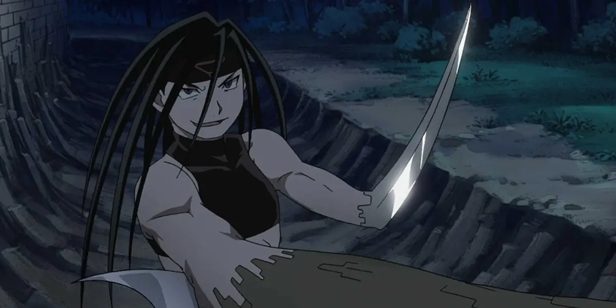 Envy is fighting with a bladed left arm in Fullmetal Alchemist.