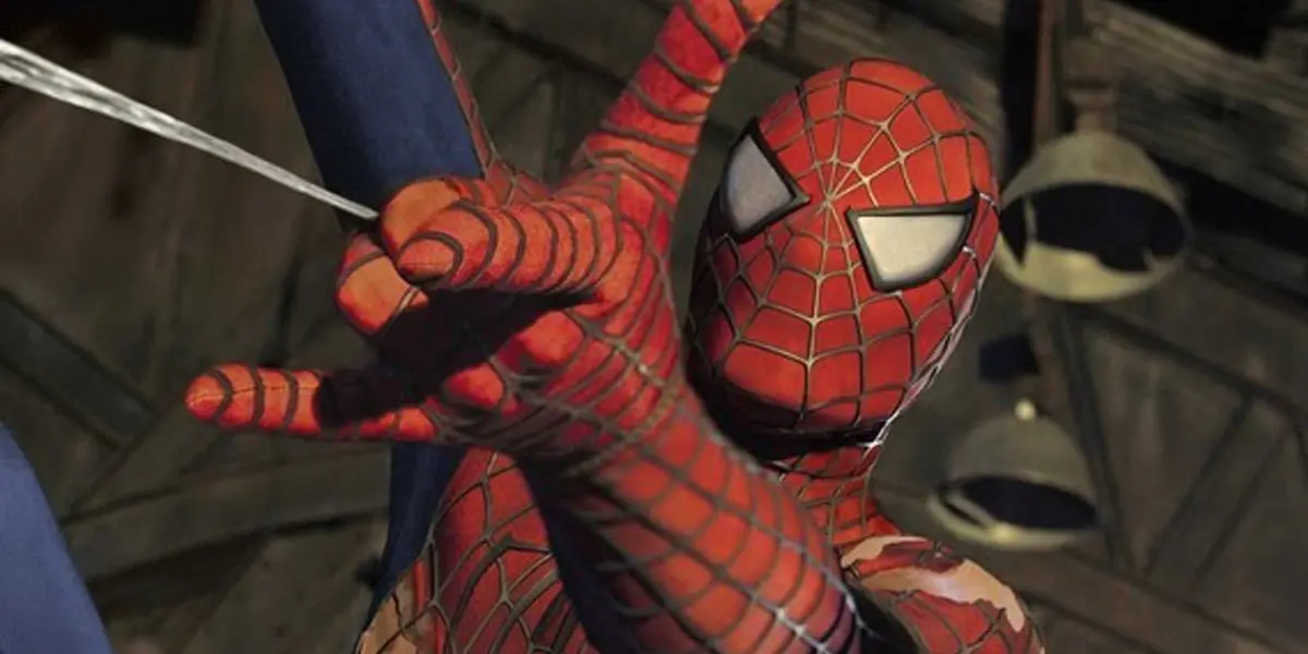 Tobey Maguire swinging in Spider-Man 2